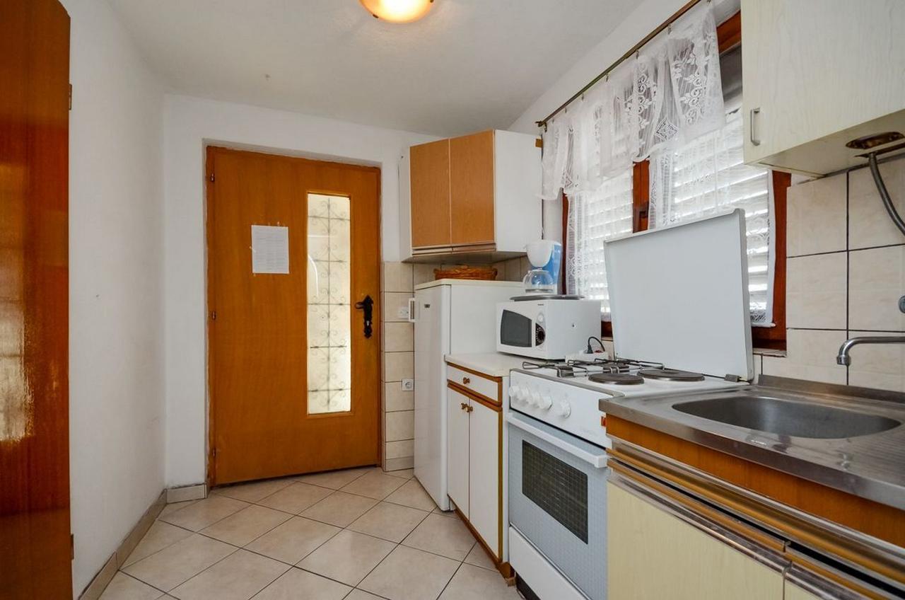 Apartments Lucia セニ エクステリア 写真