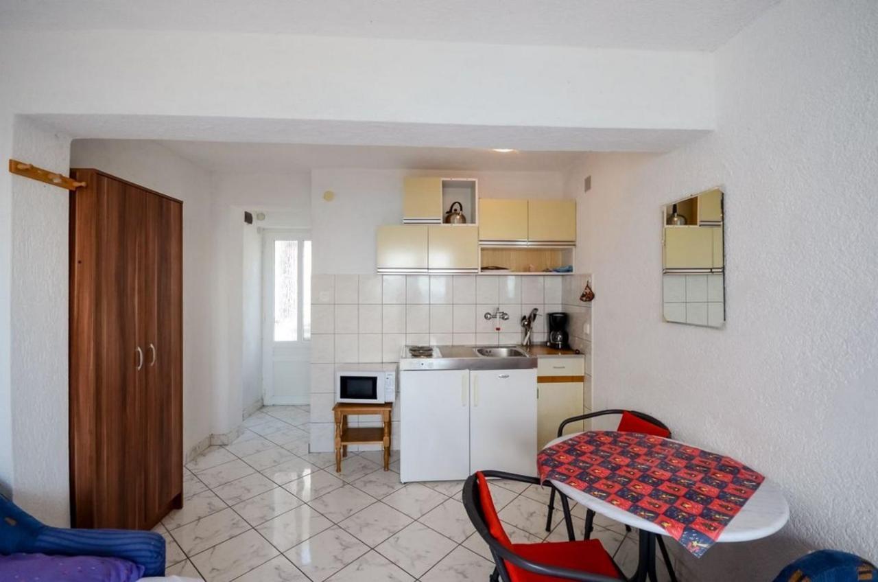 Apartments Lucia セニ エクステリア 写真